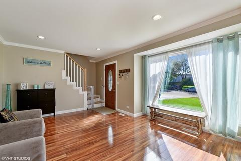 1055 Meghan Ave, Algonquin, IL 60102 photo 2
