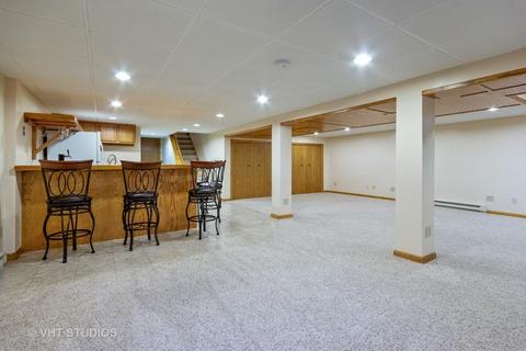 205 Arrowhead Dr, Minooka, IL 60447 photo 2