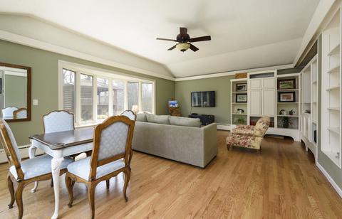1801 Stevens Dr, Glenview, IL 60025 photo 4