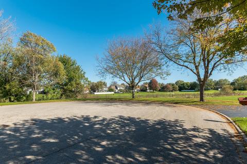 132 Pipers Dr, Bartlett, IL 60103 photo 2