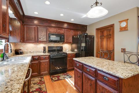132 Pipers Dr, Bartlett, IL 60103 photo 7