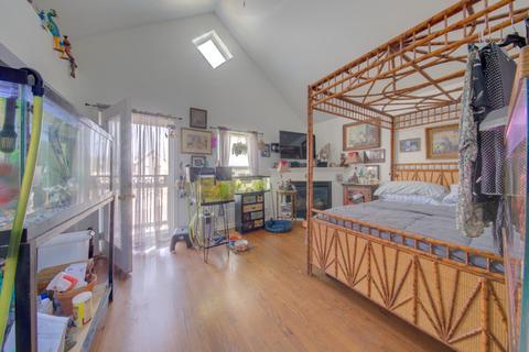 646 E Bowen Ave, Chicago, IL 60653 photo 8