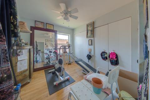 646 E Bowen Ave, Chicago, IL 60653 photo 6