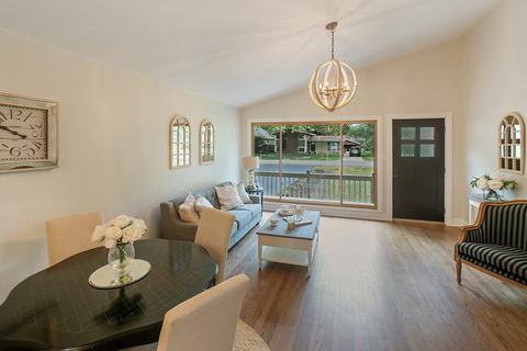 812 Cadillac Dr, Wheaton, IL 60187 photo 2