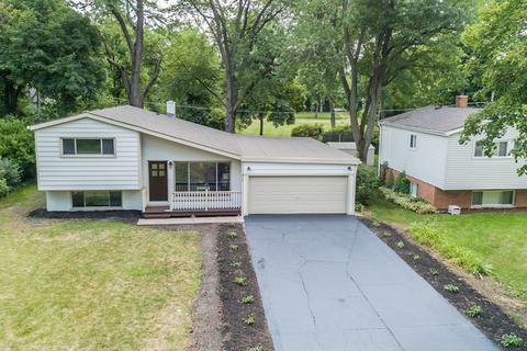 812 Cadillac Dr, Wheaton, IL 60187 photo 1