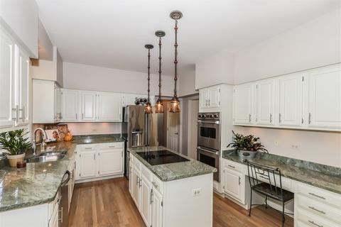 1120 Thousand Oaks Dr, Bartlett, IL 60103 photo 8