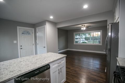 6821 W 88th Pl, Bridgeview, IL 60455 photo 12