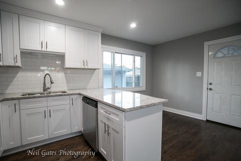 6821 W 88th Pl, Bridgeview, IL 60455 photo 11