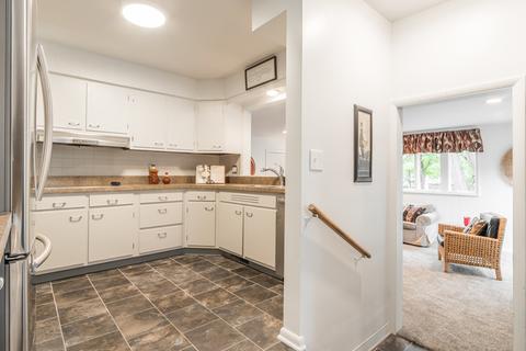 516 E High St, Sycamore, IL 60178 photo 9