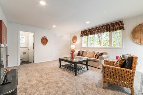 516 E High St, Sycamore, IL 60178 photo 13