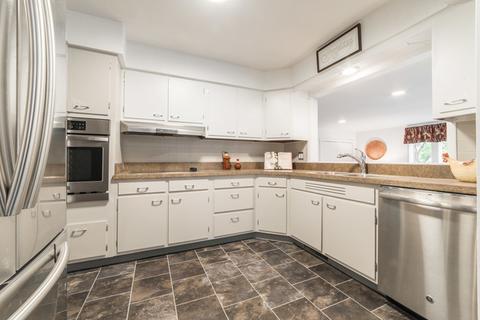 516 E High St, Sycamore, IL 60178 photo 8