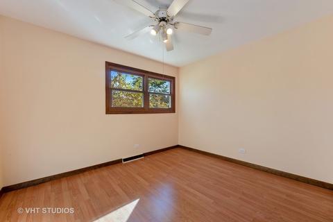 26 Inner Circle Dr, Des Plaines, IL 60016 photo 12