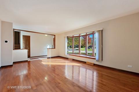 26 Inner Circle Dr, Des Plaines, IL 60016 photo 2