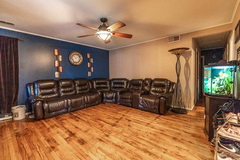 8363 S Keating Ave, Chicago, IL 60652 photo 2