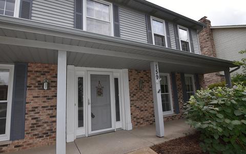 159 Christina Cir, Wheaton, IL 60189 photo 3