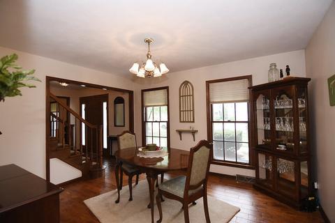 159 Christina Cir, Wheaton, IL 60189 photo 8