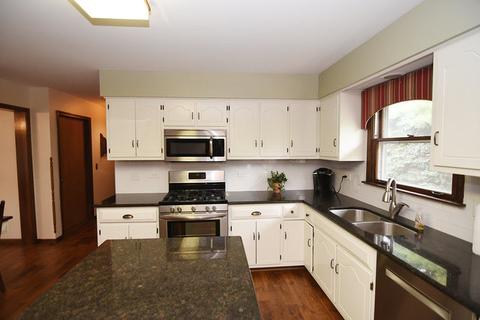 159 Christina Cir, Wheaton, IL 60189 photo 10