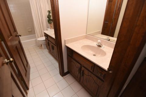 159 Christina Cir, Wheaton, IL 60189 photo 23