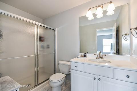 472 Broadmoor Ln, Bartlett, IL 60103 photo 11