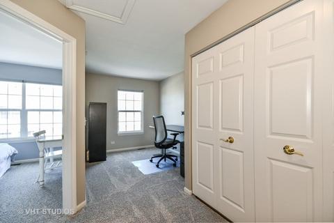 472 Broadmoor Ln, Bartlett, IL 60103 photo 9