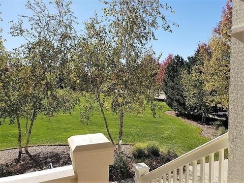 472 Broadmoor Ln, Bartlett, IL 60103 photo 2