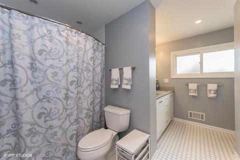 370 Dulles Rd, Des Plaines, IL 60016 photo 12