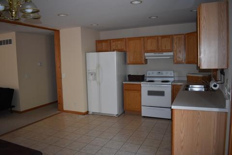 612 Rolling Ln, Dixon, IL 61021 photo 2