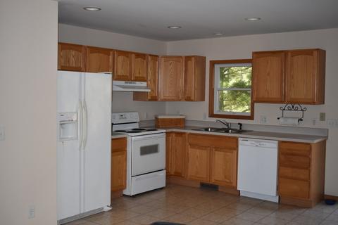 612 Rolling Ln, Dixon, IL 61021 photo 3