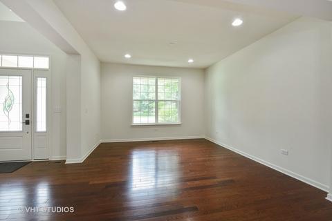 1676 Hickory Dr, Hoffman Estates, IL 60192 photo 4
