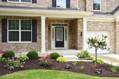 1676 Hickory Dr, Hoffman Estates, IL 60192 photo 2