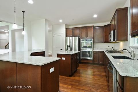 1676 Hickory Dr, Hoffman Estates, IL 60192 photo 9