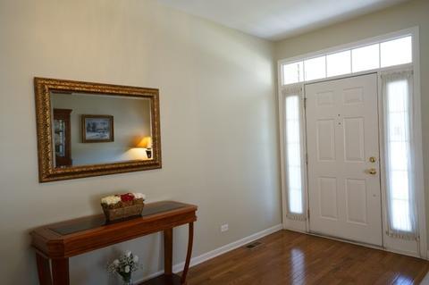 1827 Eton Dr, Hoffman Estates, IL 60192 photo 4