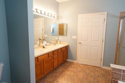 1827 Eton Dr, Hoffman Estates, IL 60192 photo 19