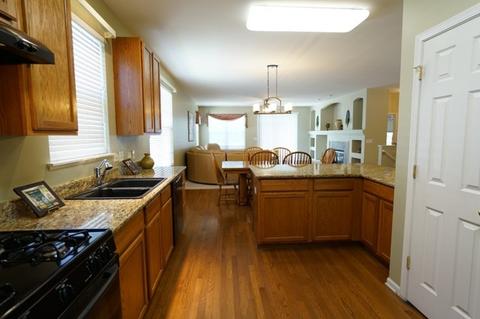1827 Eton Dr, Hoffman Estates, IL 60192 photo 11