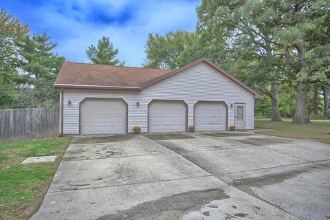 32 Glenn Dr, White Heath, IL 61884 photo 4