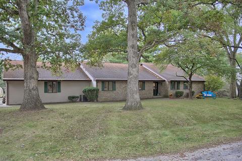32 Glenn Dr, White Heath, IL 61884 photo 1