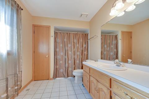 1327 E Dunslow Ln, Lockport, IL 60441 photo 22