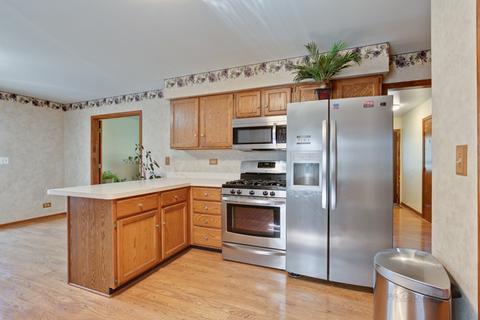 138 N Hickory Ave, Bartlett, IL 60103 photo 9