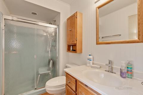 138 N Hickory Ave, Bartlett, IL 60103 photo 17