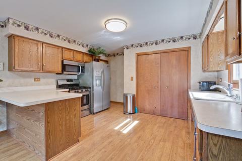 138 N Hickory Ave, Bartlett, IL 60103 photo 10