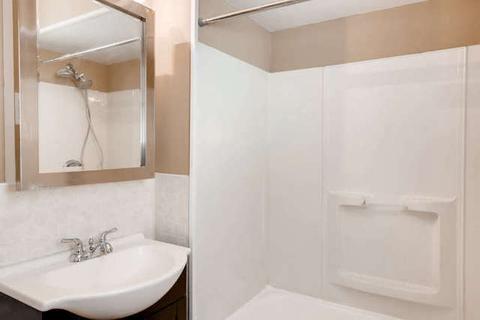 105 Oak St, Elgin, IL 60123 photo 13