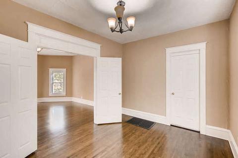 105 Oak St, Elgin, IL 60123 photo 10