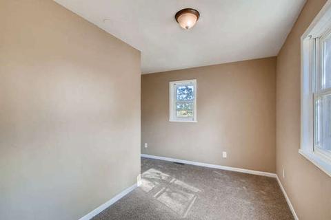 105 Oak St, Elgin, IL 60123 photo 3