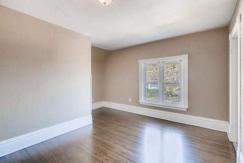 105 Oak St, Elgin, IL 60123 photo 4