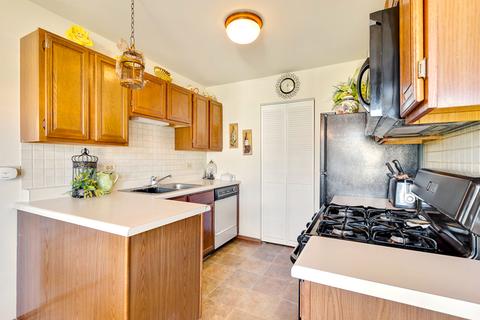 323 Mulberry Ct #B2, Bartlett, IL 60103 photo 5