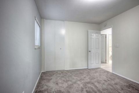 808 Oakcrest Dr, Champaign, IL 61821 photo 17