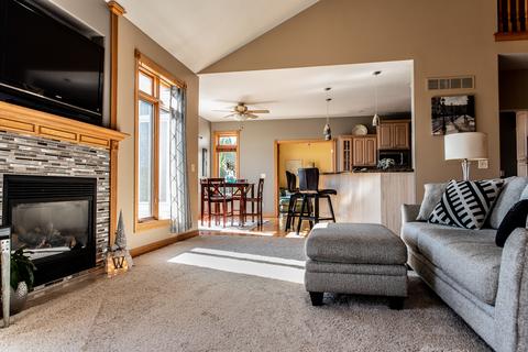 803 E Buffalo St, Polo, IL 61064 photo 4