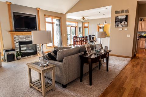 803 E Buffalo St, Polo, IL 61064 photo 6