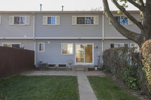 416 Devonshire Ct, Bolingbrook, IL 60440 photo 2