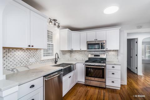 6040 N Artesian Ave, Chicago, IL 60659 photo 4